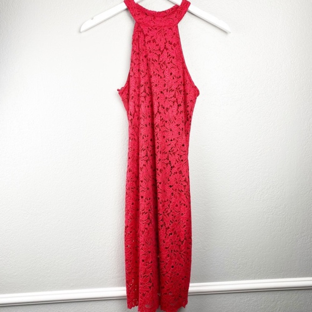 High neck red lace dress - Picture 3 of 3